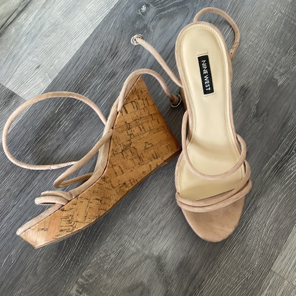 Perfect Comfortable Summer Wedge - image 3